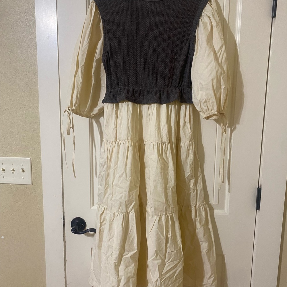 Casual Grey and Cream Bishop Sleeve Dress